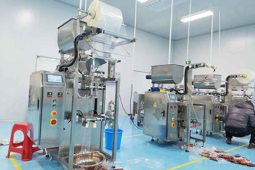 全自動(dòng)火鍋底料包裝機(jī)用于火鍋料、豆瓣醬、辣椒醬等等產(chǎn)品包裝