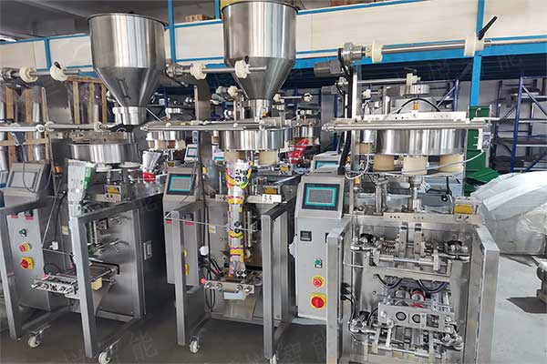小顆粒全自動包裝機(jī)在顆粒劑、干果、膨化小食品等領(lǐng)域應(yīng)用較多